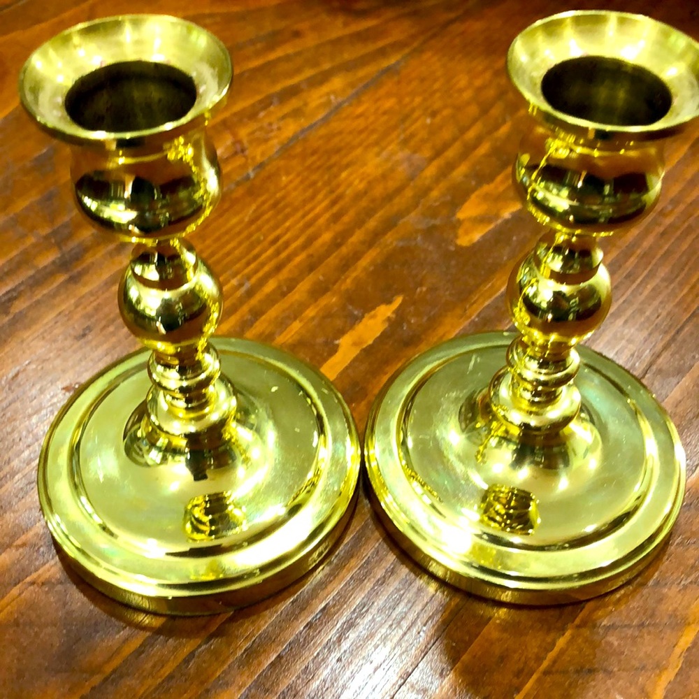 BALDWIN VINTAGE 4 5/8” PAIR BRASS CANDLESTICKS.